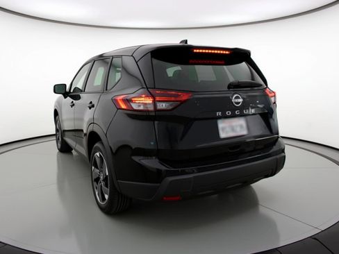 Used 2025 Nissan Rogue SV FWD image 6