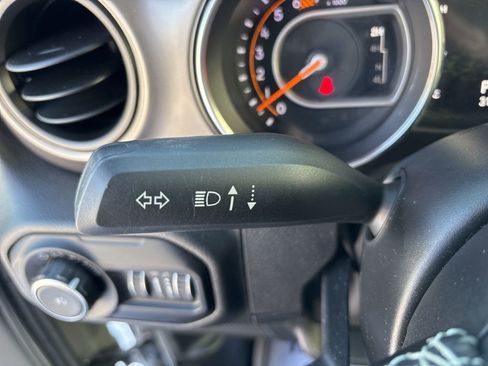 Used 2020 Jeep Wrangler Unlimited Sport image 9