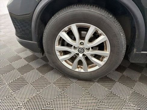 Used 2019 Nissan Rogue SV FWD image 15