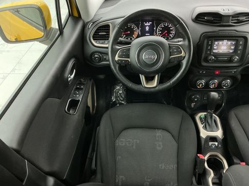 Used 2017 Jeep Renegade Latitude w/ Cold Weather Group AWD/4WD image 30