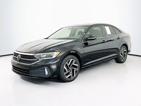 Used 2024 Volkswagen Jetta SEL FWD image 3