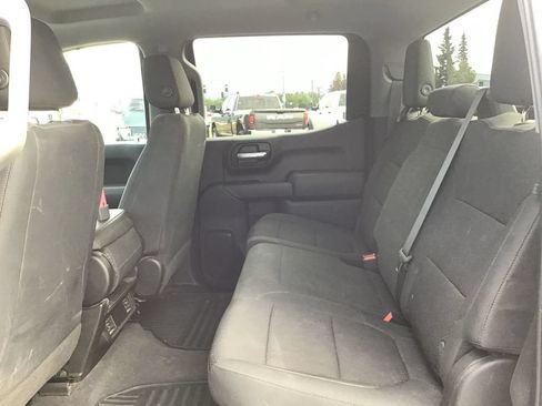 Used 2019 Chevrolet Silverado 1500 Custom w/ Custom Value Package AWD/4WD image 17