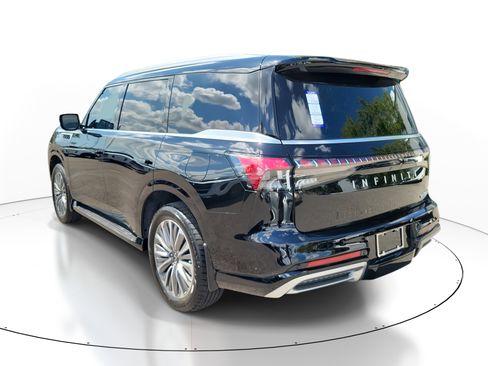 New 2026 INFINITI QX80 Luxe image 4