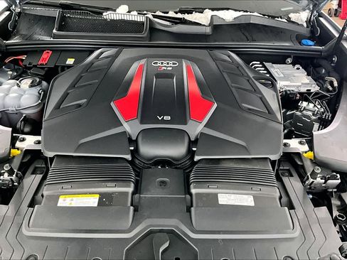 Used 2025 Audi RS Q8 performance image 30