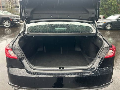 Used 2025 Toyota Camry SE image 24