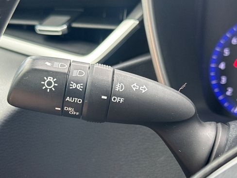 Used 2021 Toyota Corolla XSE FWD image 30