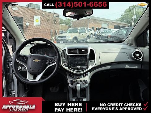 Used 2018 Chevrolet Sonic Premier FWD image 12