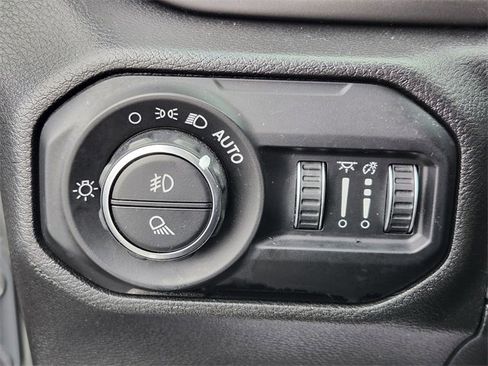 Used 2021 Jeep Gladiator Overland w/ LED Lighting Group image 29