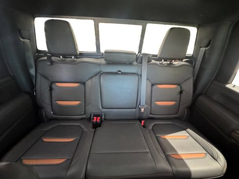 Used 2023 GMC Sierra 3500 AT4 w/ AT4 Preferred Package AWD/4WD image 17
