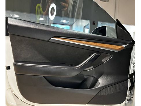 Used 2023 Tesla Model 3 Standard Range image 18