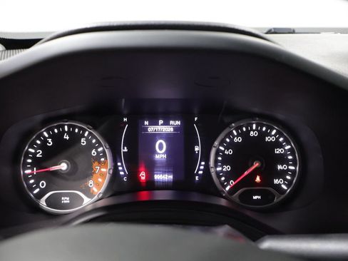 Used 2017 Jeep Renegade Latitude FWD image 40