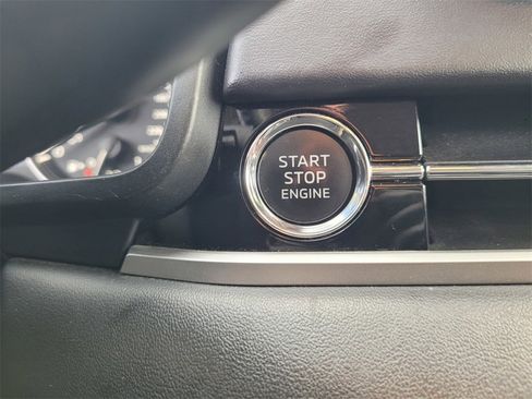 Used 2024 Mitsubishi Outlander SE image 19