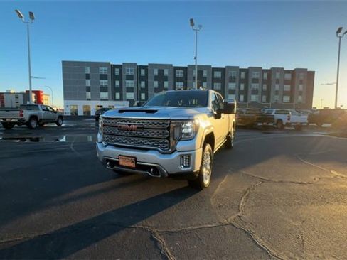 Used 2022 GMC Sierra 2500 Denali w/ Denali Ultimate Package image 3