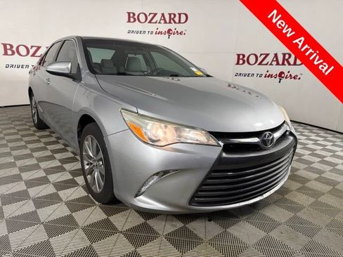 Used 2016 Toyota Camry XLE FWD image 1