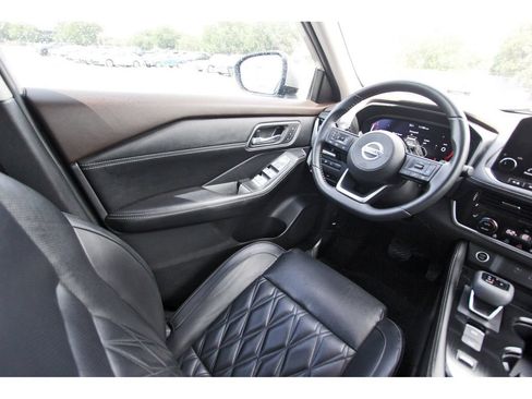 Used 2021 Nissan Rogue Platinum FWD image 11