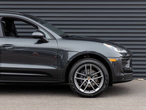Certified 2026 Porsche Macan AWD/4WD image 9