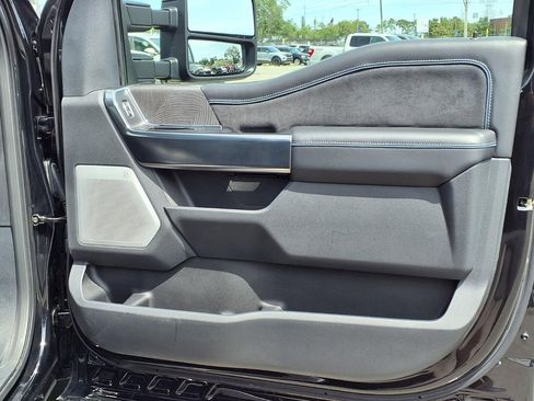 Used 2025 Ford F250 Platinum w/ FX4 Off-Road Package AWD/4WD image 13