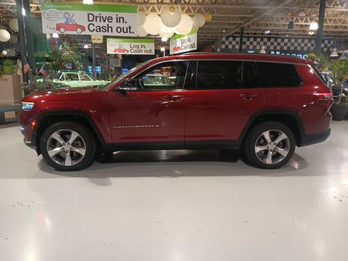 Used 2022 Jeep Grand Cherokee L Limited AWD/4WD image 9