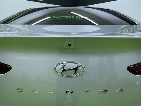 Used 2019 Hyundai Elantra SE image 13