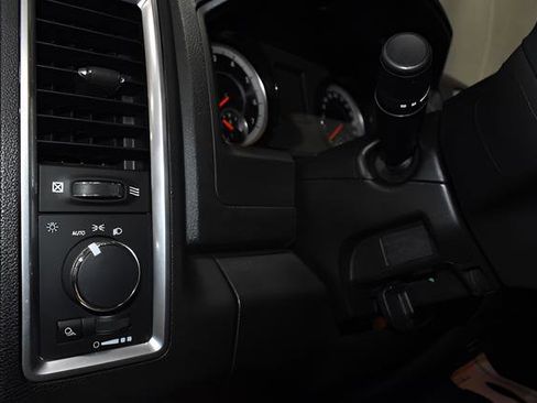 Used 2023 RAM 1500 Classic SLT AWD/4WD image 21