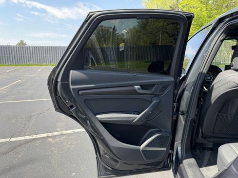 Used 2023 Audi Q5 2.0T Prestige w/ Prestige Package image 24