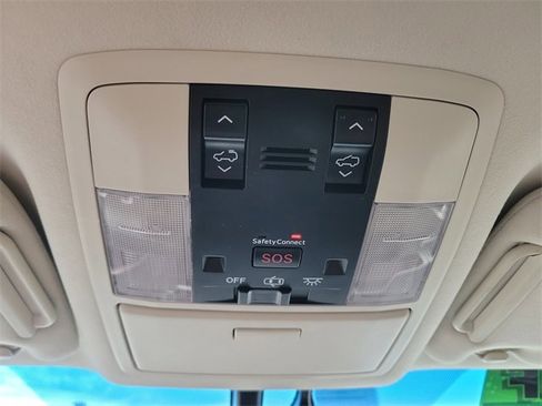 Used 2015 Lexus GX 460 image 32