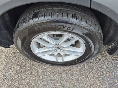 Used 2025 Ford Explorer Active RWD image 26