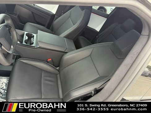 Used 2024 Tesla Cybertruck AWD Crew Cab image 11