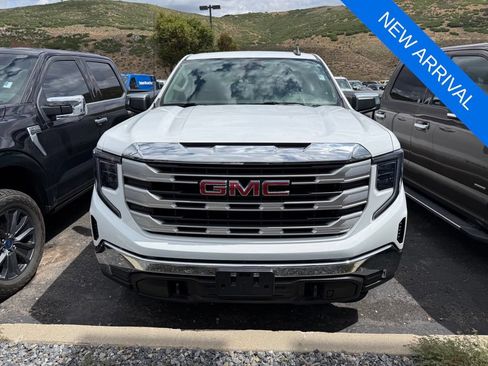 Used 2023 GMC Sierra 1500 SLE AWD/4WD image 2