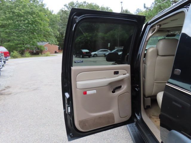 Used 2001 Chevrolet Suburban 2500 LT w/ LT Preferred Equipment Group AWD/4WD image 10