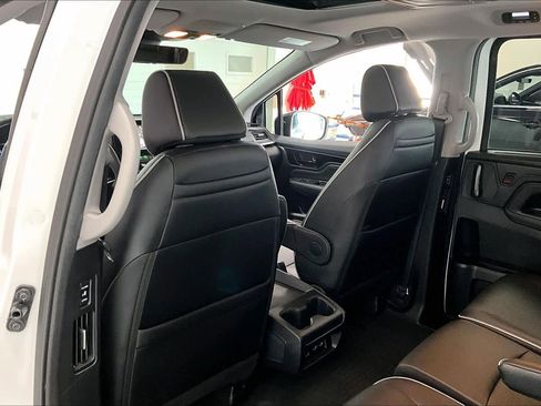 Used 2023 Honda Odyssey Elite image 11