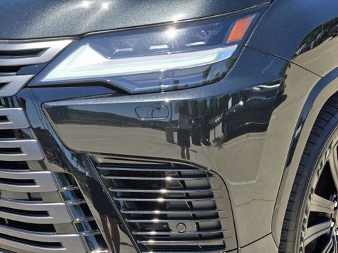 Used 2025 Lexus LX 600 4WD w/ Appearance Package image 38