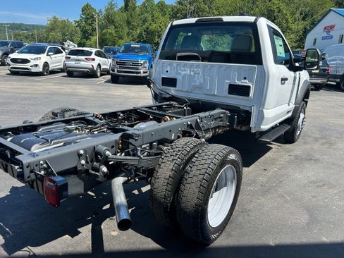 New 2025 Ford F550 4x4 Regular Cab Super Duty image 11