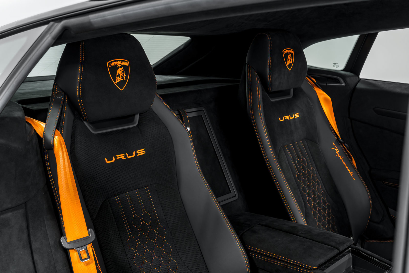 Used 2024 Lamborghini Urus Performante AWD/4WD image 34