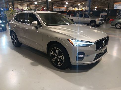 Used 2022 Volvo XC60 B5 Momentum AWD/4WD image 1