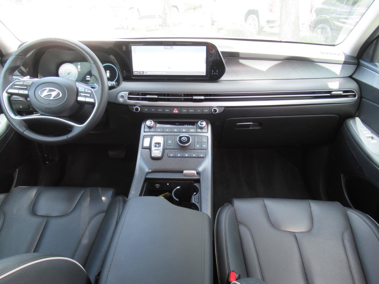 Used 2023 Hyundai Palisade Limited FWD image 12