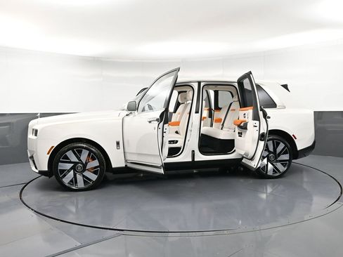 New 2026 Rolls-Royce Cullinan AWD/4WD image 41