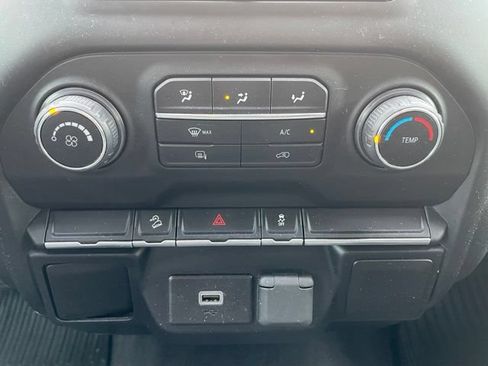 Used 2019 Chevrolet Silverado 1500 Custom Trail Boss AWD/4WD image 13