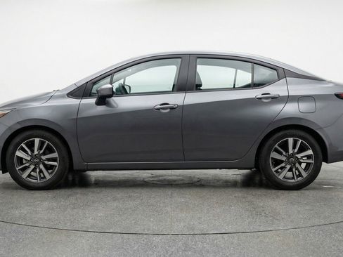 Used 2025 Nissan Versa SV image 5