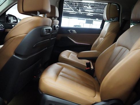 Used 2021 BMW X7 xDrive40i w/ Executive Package AWD/4WD image 24