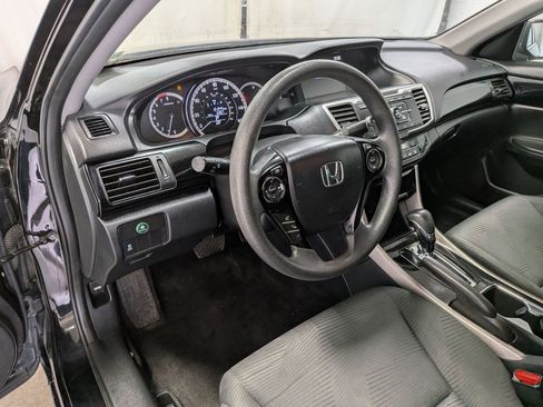 Used 2017 Honda Accord LX image 17