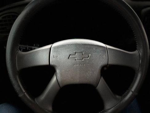 Used 2002 Chevrolet TrailBlazer LS w/ Preferred Equipment Group image 18