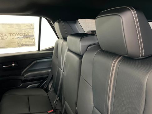 New 2026 Toyota 4Runner Limited AWD/4WD image 21