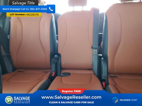 Used 2025 Kia Carnival EX image 13