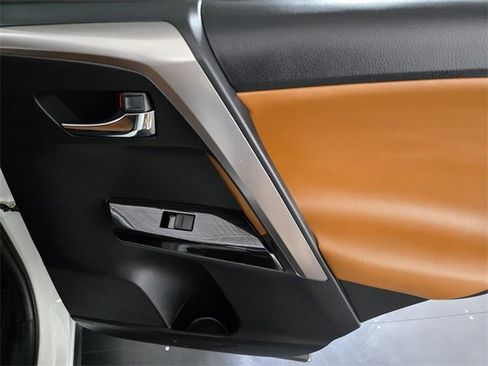 Used 2018 Toyota RAV4 Limited w/ Advanced Technology Package image 21