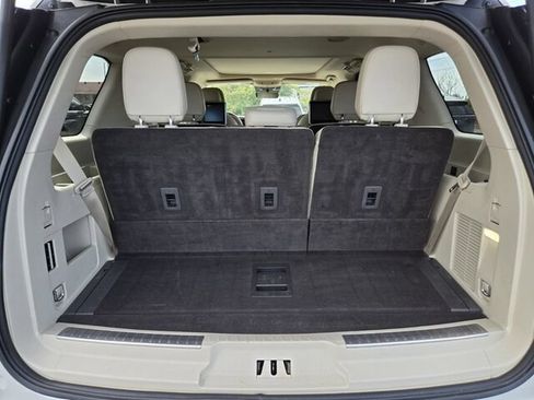 Used 2021 Lincoln Navigator Reserve w/ Luxury Package RWD image 18