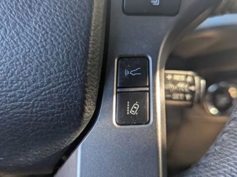 Used 2020 Toyota Tacoma TRD Sport image 27