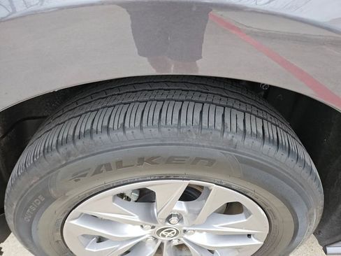 Used 2025 Toyota Sienna LE image 26