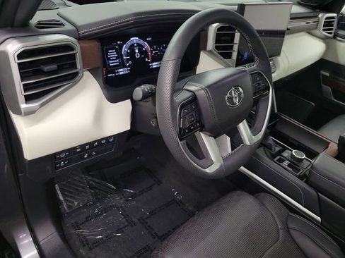 Used 2025 Toyota Sequoia Capstone AWD/4WD image 17