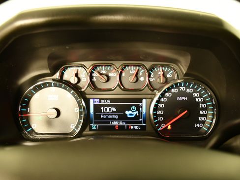 Used 2019 Chevrolet Suburban LT image 20